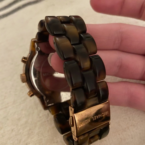 Michael Kors watch - Picture 2 of 2